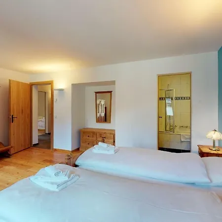 Appartement De Pedrini 6 *